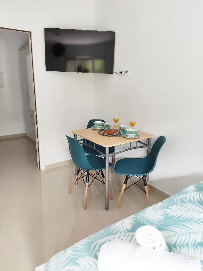 Apartment White Studio Apartman Pula